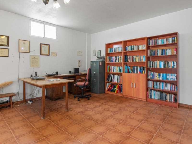 5 soverom Villa til salgs i Alicante by med svømmebasseng garasje - € 399 000 (Ref: 9383268)