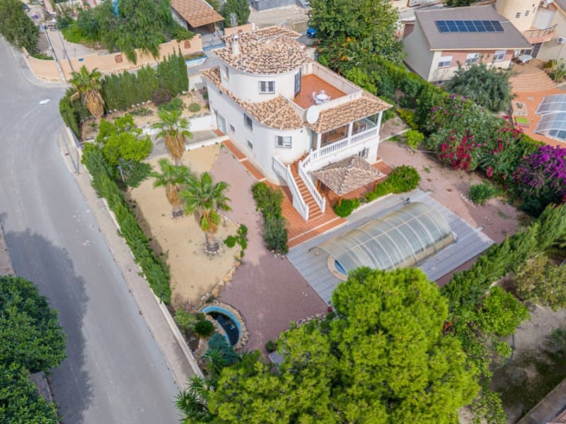 5 soverom Villa til salgs i Alicante by med svømmebasseng garasje - € 399 000 (Ref: 9383268)