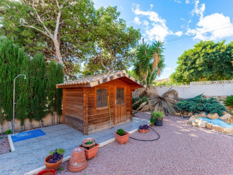 5 soverom Villa til salgs i Alicante by med svømmebasseng garasje - € 399 000 (Ref: 9383268)