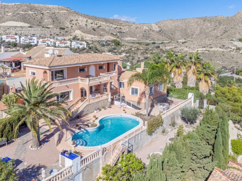 3 slaapkamer Villa te koop in El Campello - € 910.000 (Ref: 9388280)