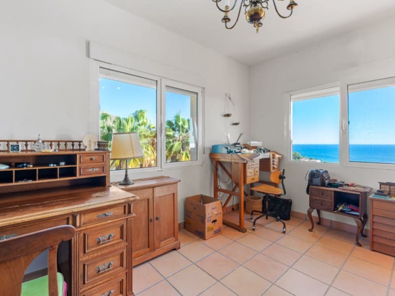 3 slaapkamer Villa te koop in El Campello - € 910.000 (Ref: 9388280)