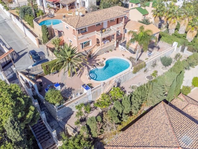 3 soveværelse Villa til salg i Coveta Fuma, El Campello - € 910.000 (Ref: 9388280)