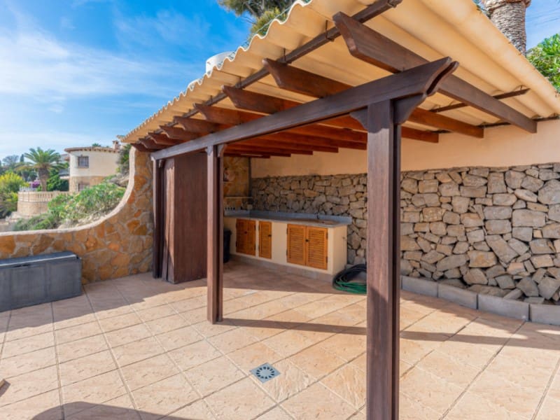 3 sypialnia Willa na sprzedaż w El Campello z basenem - 1 500 000 € (Ref: 9414328)