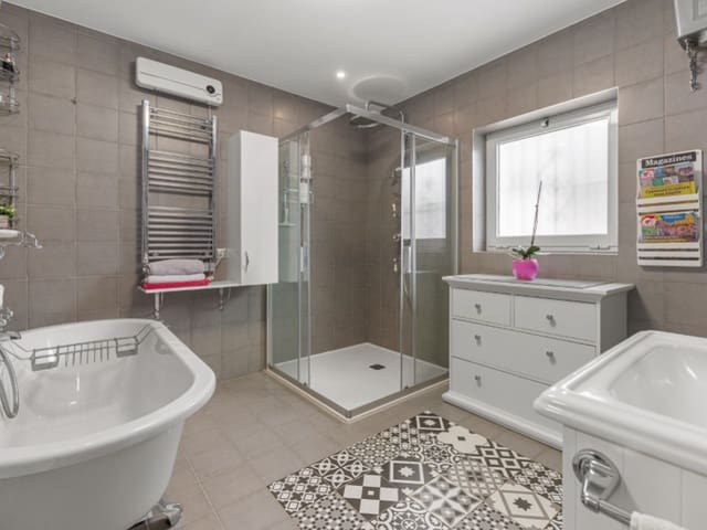 Chalet de 4 habitaciones en Bonalba, Busot en venta con piscina - 550.000 € (Ref: 9417597)