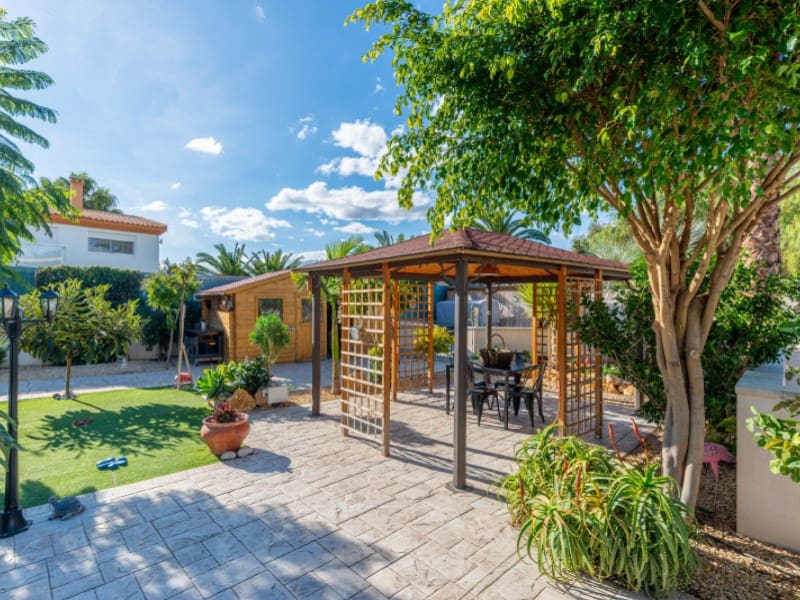 4 soveværelse Villa til salg i Busot med swimmingpool - € 550.000 (Ref: 9417597)