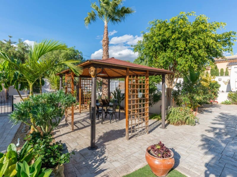 4 soveværelse Villa til salg i Busot med swimmingpool - € 550.000 (Ref: 9417597)