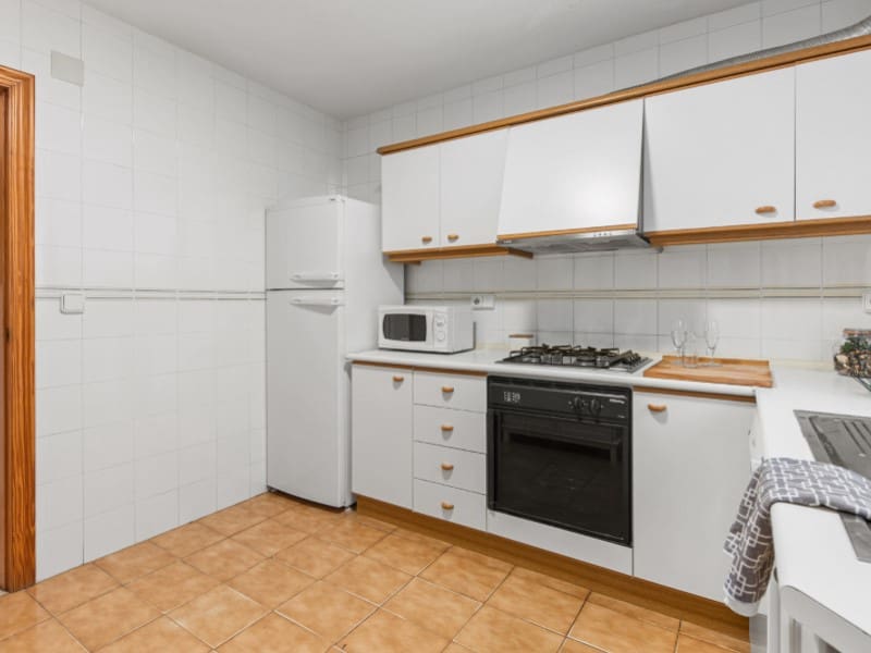 3 bedroom Apartment for sale in El Campello - € 395,000 (Ref: 9437146)