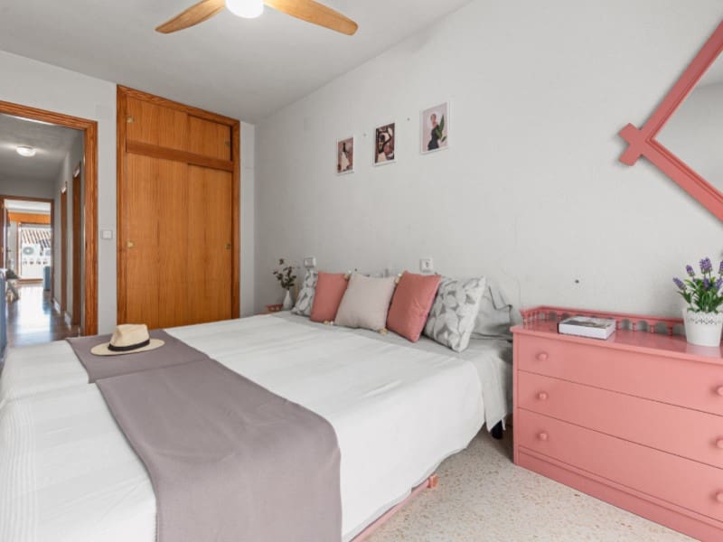 3 bedroom Apartment for sale in El Campello - € 395,000 (Ref: 9437146)