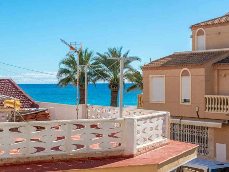 3 bedroom Apartment for sale in El Campello - € 395,000 (Ref: 9437146)