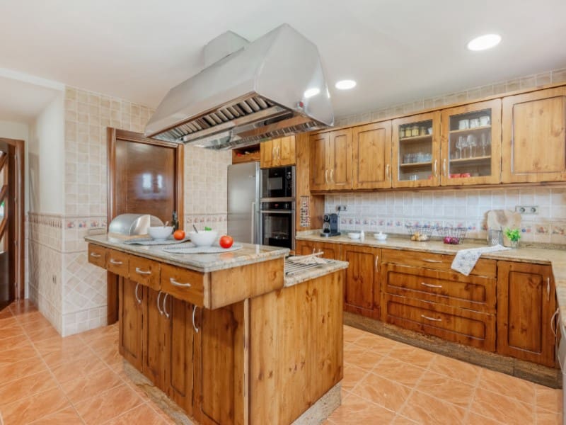 6 bedroom Villa for sale in Jijona / Xixona with garage - € 735,000 (Ref: 9504687)