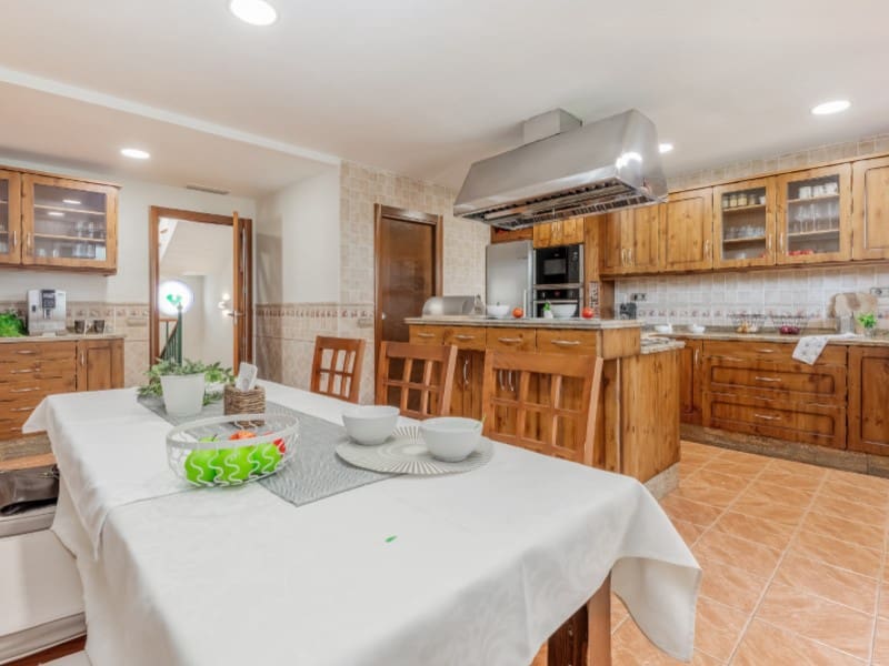 6 bedroom Villa for sale in Jijona / Xixona with garage - € 735,000 (Ref: 9504687)