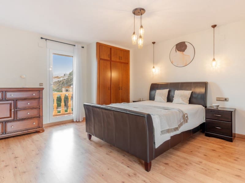 6 bedroom Villa for sale in Jijona / Xixona with garage - € 735,000 (Ref: 9504687)