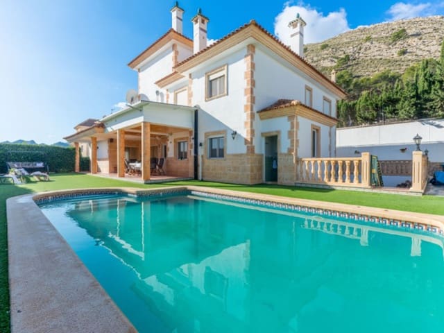 6 bedroom Villa for sale in Jijona / Xixona with garage - € 735,000 (Ref: 9504687)