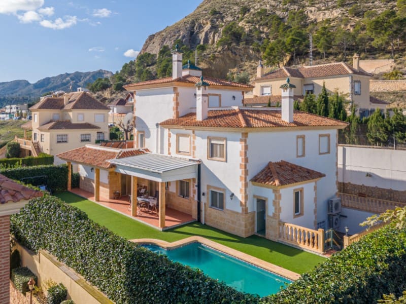 6 bedroom Villa for sale in Jijona / Xixona with garage - € 735,000 (Ref: 9504687)