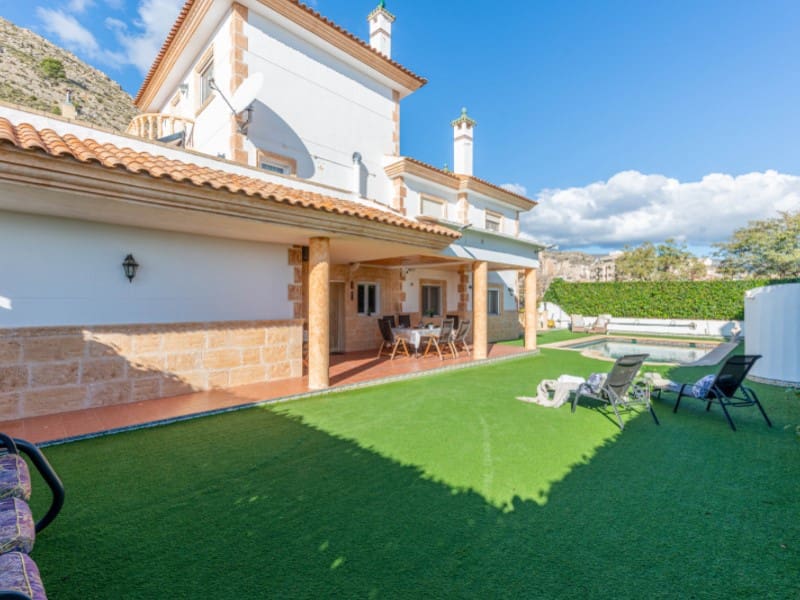 6 bedroom Villa for sale in Jijona / Xixona with garage - € 735,000 (Ref: 9504687)