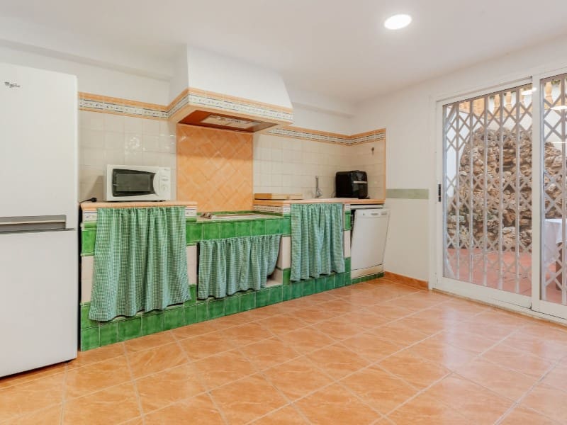 6 bedroom Villa for sale in Jijona / Xixona with garage - € 735,000 (Ref: 9504687)