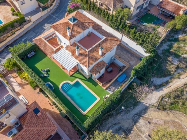 6 bedroom Villa for sale in Jijona / Xixona with garage - € 735,000 (Ref: 9504687)