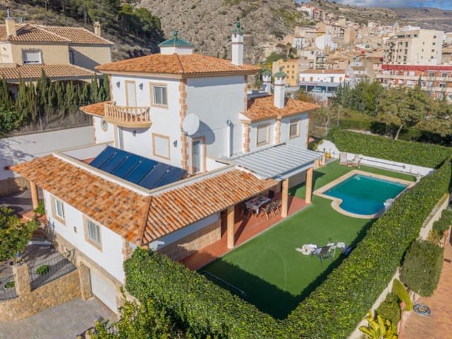6 bedroom Villa for sale in Jijona / Xixona with garage - € 735,000 (Ref: 9504687)