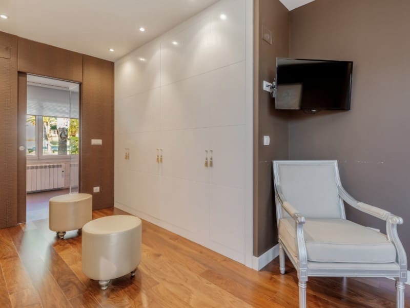 3 soverom Villa til salgs i El Campello med svømmebasseng garasje - € 1 795 000 (Ref: 9551600)