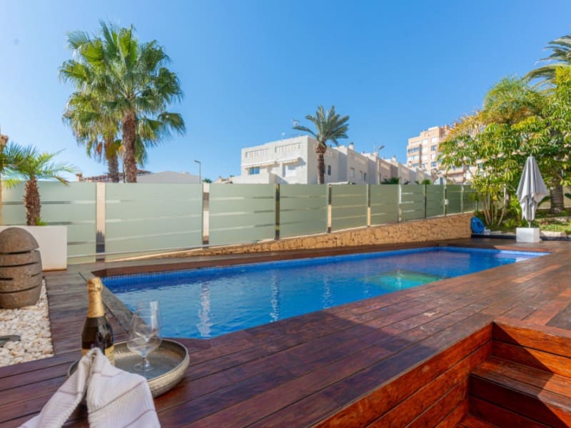 3 soverom Villa til salgs i El Campello med svømmebasseng garasje - € 1 795 000 (Ref: 9551600)