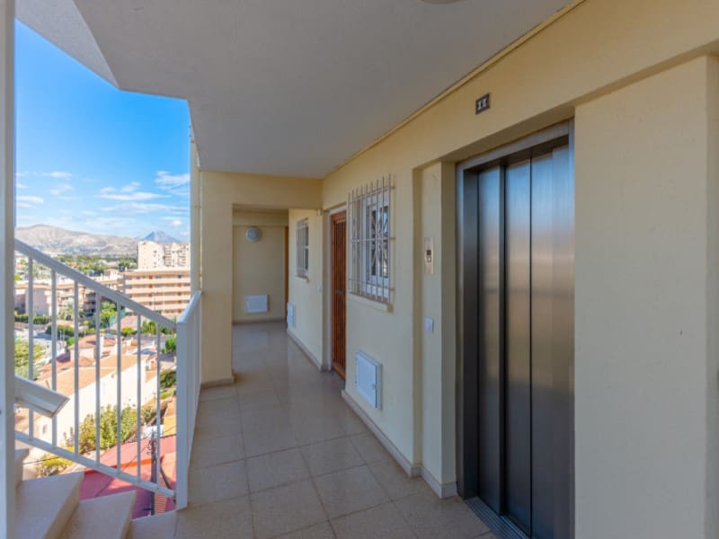 2 bedroom Apartment for sale in El Campello with garage - € 350,000 (Ref: 9644636)