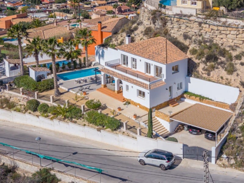 3 makuuhuone Huvila myytävänä paikassa Busot mukana uima-altaan - 449 000 € (Ref: 9674078)