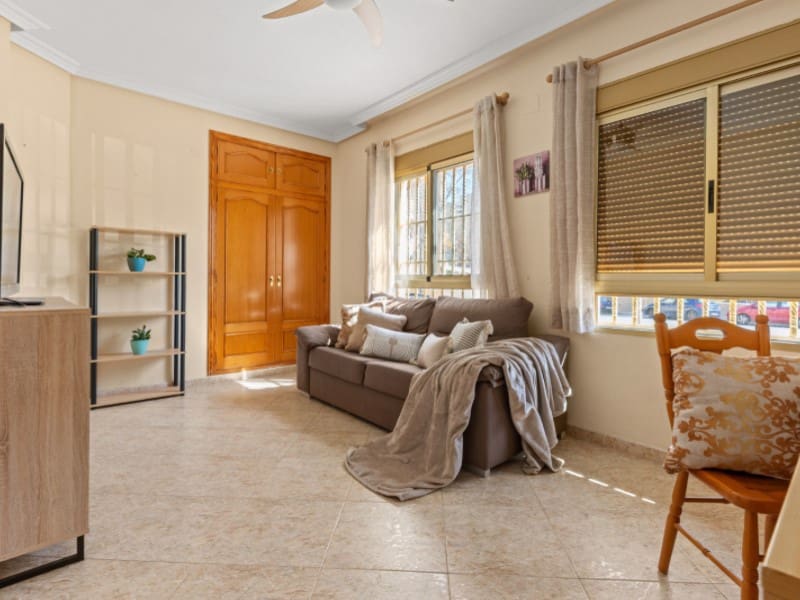 3 bedroom Apartment for sale in El Campello with garage - € 695,000 (Ref: 9690471)