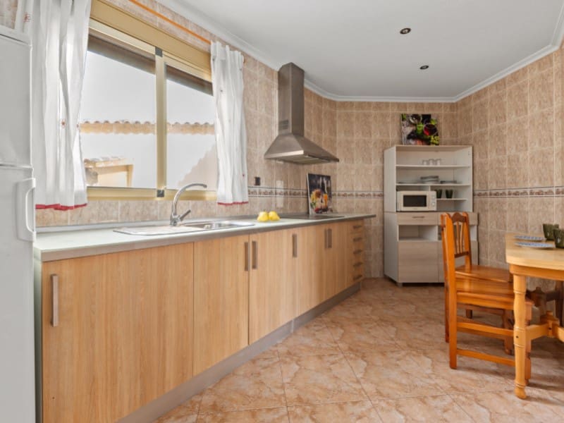 3 bedroom Apartment for sale in El Campello with garage - € 695,000 (Ref: 9690471)