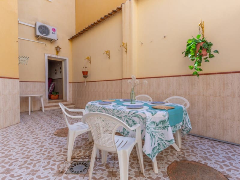 3 bedroom Apartment for sale in El Campello with garage - € 695,000 (Ref: 9690471)