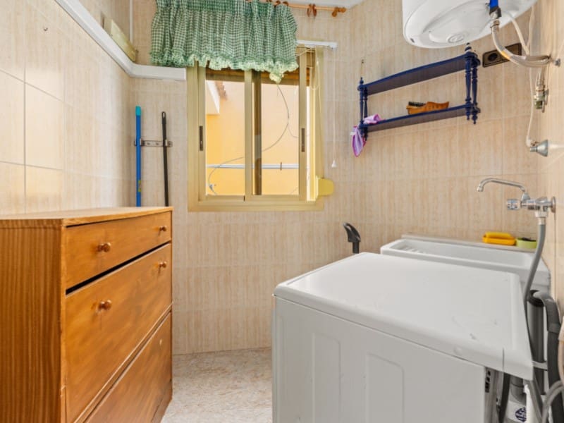 3 bedroom Apartment for sale in El Campello with garage - € 695,000 (Ref: 9690471)