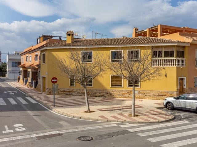 3 soverom Leilighet til salgs i El Campello med garasje - € 695 000 (Ref: 9690471)