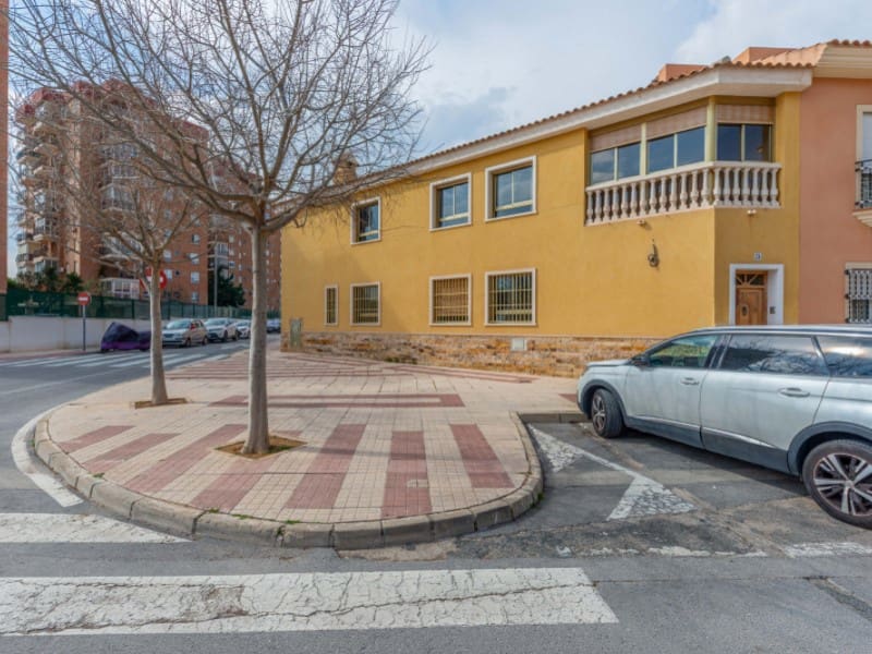 3 bedroom Apartment for sale in El Campello with garage - € 695,000 (Ref: 9690471)