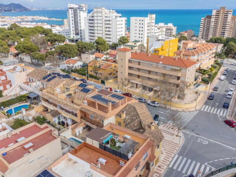 3 bedroom Apartment for sale in El Campello with garage - € 695,000 (Ref: 9690471)