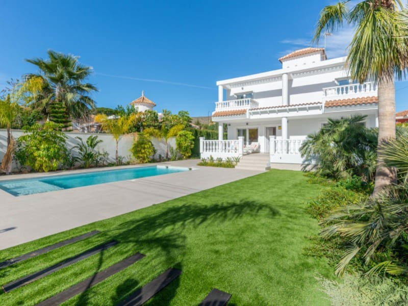 5 Zimmer Villa zu verkaufen in El Campello - 1.495.000 € (Ref: 9730216)