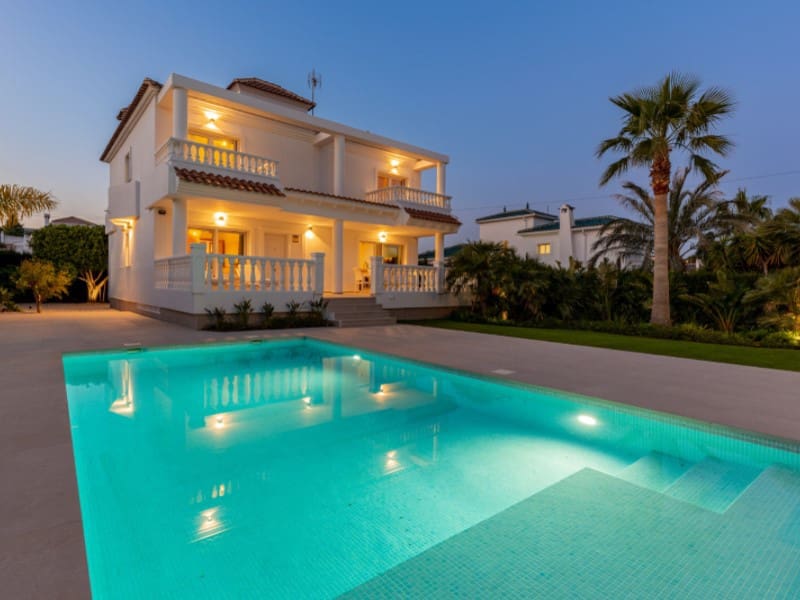 5 Zimmer Villa zu verkaufen in El Campello - 1.495.000 € (Ref: 9730216)