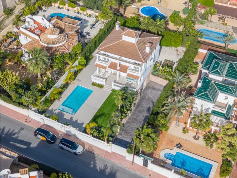 5 Zimmer Villa zu verkaufen in El Campello - 1.495.000 € (Ref: 9730216)