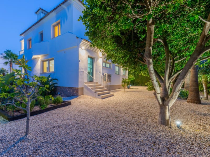 5 Zimmer Villa zu verkaufen in El Campello - 1.495.000 € (Ref: 9730216)