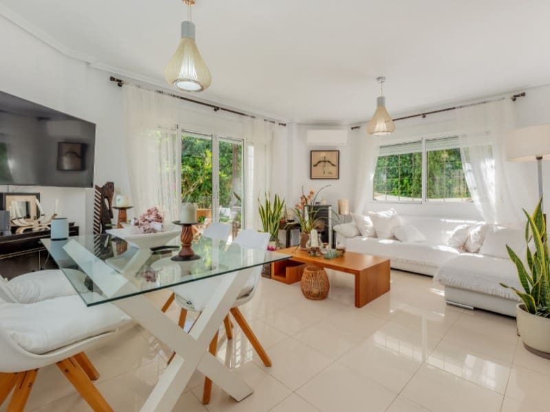 3 Zimmer Villa zu verkaufen in El Campello mit Pool Garage - 460.000 € (Ref: 9738452)