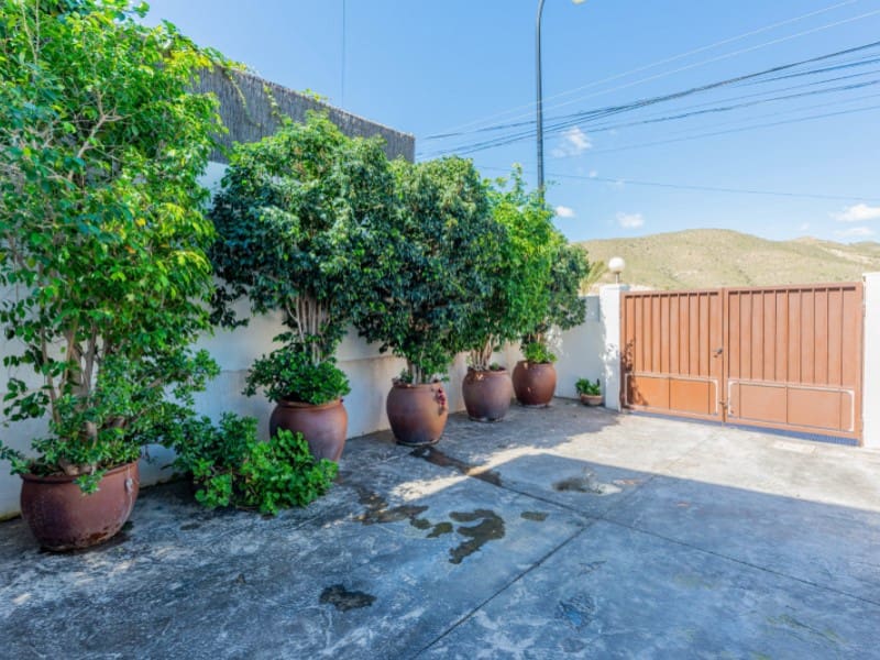 3 Zimmer Villa zu verkaufen in El Campello mit Pool Garage - 460.000 € (Ref: 9738452)