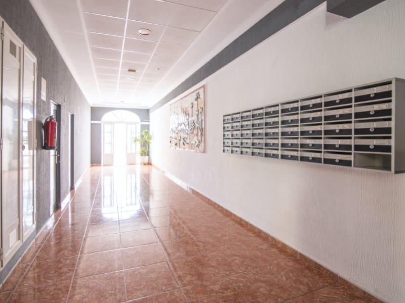 2 bedroom Apartment for sale in El Campello with pool garage - € 389,000 (Ref: 9745276)