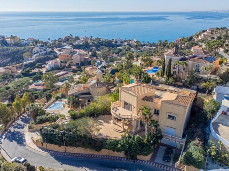 4 slaapkamer Villa te koop in El Campello met zwembad garage - € 1.200.000 (Ref: 9808017)