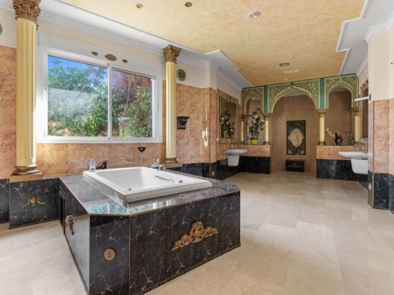 4 slaapkamer Villa te koop in El Campello met zwembad garage - € 1.200.000 (Ref: 9808017)