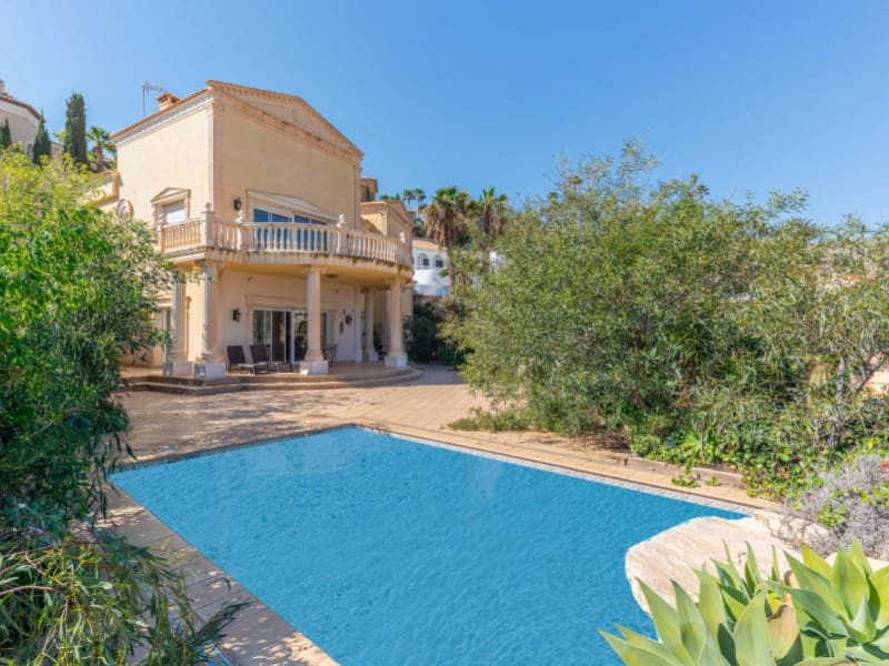 4 slaapkamer Villa te koop in El Campello met zwembad garage - € 1.200.000 (Ref: 9808017)