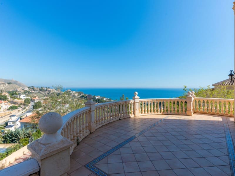 4 slaapkamer Villa te koop in El Campello met zwembad garage - € 1.200.000 (Ref: 9808017)