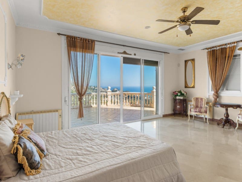 4 slaapkamer Villa te koop in El Campello met zwembad garage - € 1.200.000 (Ref: 9808017)