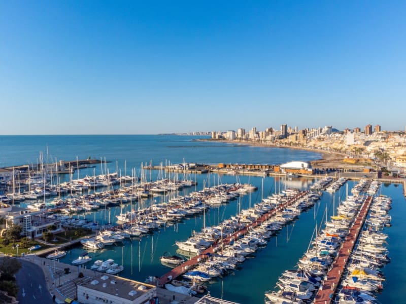 4 slaapkamer Villa te koop in El Campello met zwembad garage - € 1.200.000 (Ref: 9808017)