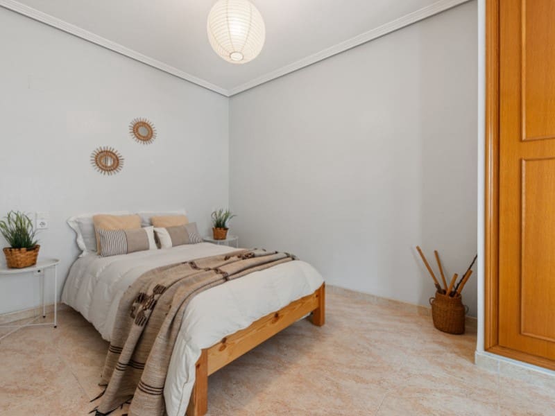 2 bedroom Apartment for sale in El Campello with garage - € 289,000 (Ref: 9824932)