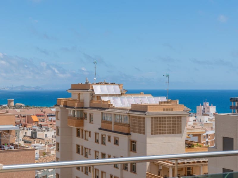 3 quarto Penthouse para venda em El Campello com piscina garagem - 675 000 € (Ref: 9855316)