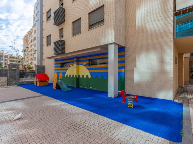 3 quarto Penthouse para venda em El Campello com piscina garagem - 675 000 € (Ref: 9855316)