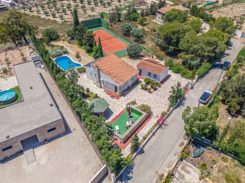 3 bedroom Villa for sale in San Vicente / Sant Vicent del Raspeig with pool - € 449,000 (Ref: 9892413)